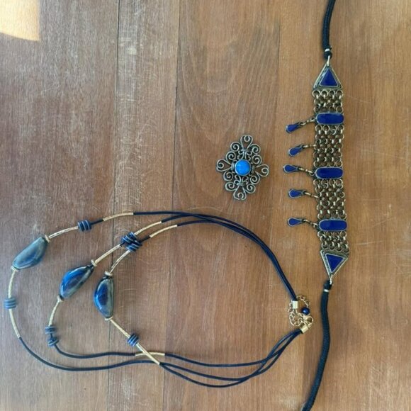 Collection of blue jewelry - Picture 1 of 3